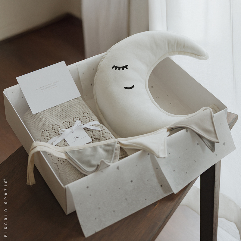Gift Box para bebé con cojín y frazada personalizables-Piccolo Spazio