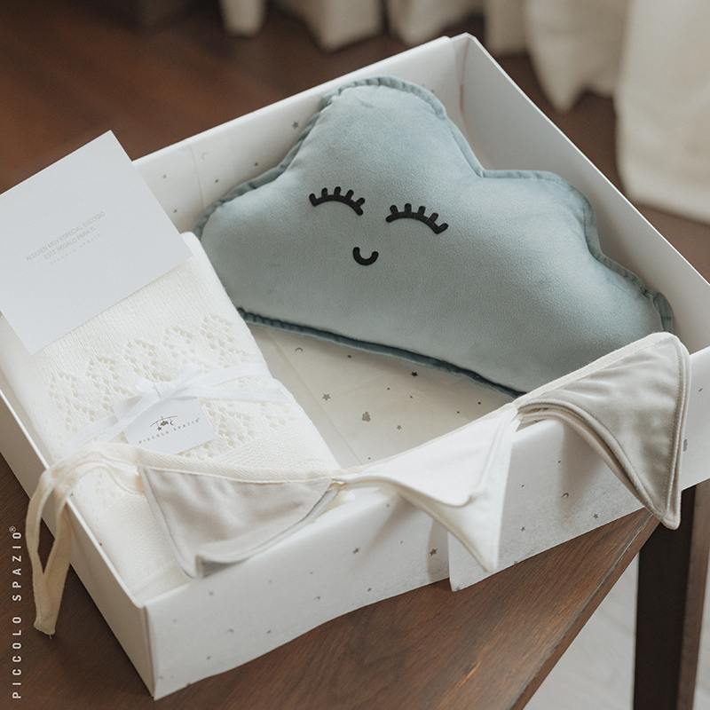 Gift Box para bebé con cojín y frazada personalizables-Piccolo Spazio