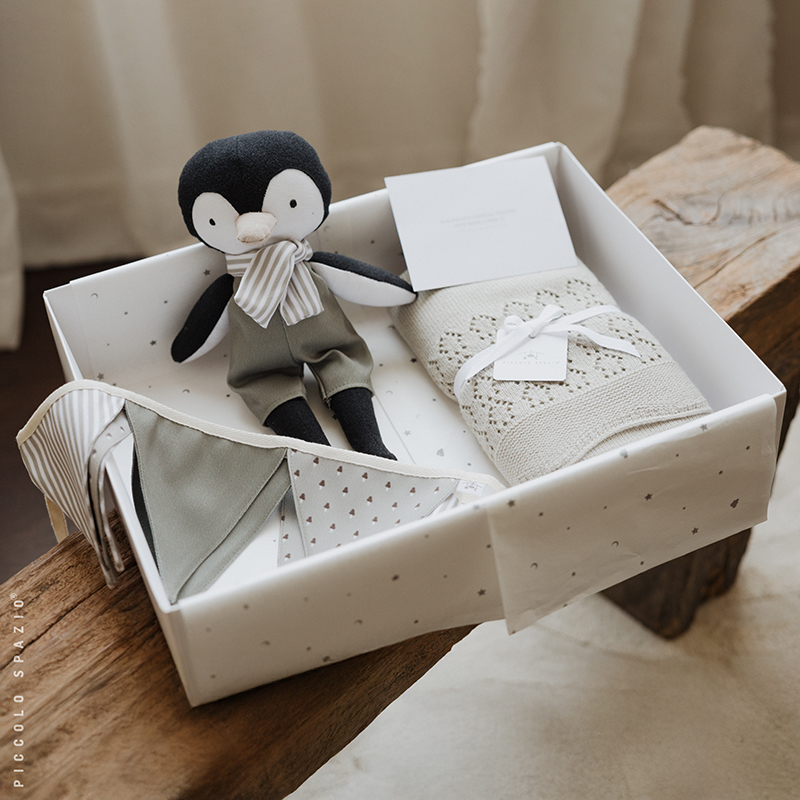 Gift Box para bebé con peluche de pingüino y frazada personalizables-Piccolo Spazio