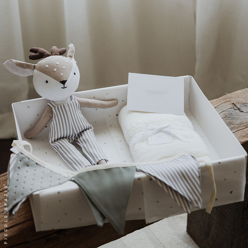 Gift Box para bebé con peluche de ciervo o reno y frazada personalizables-Piccolo Spazio