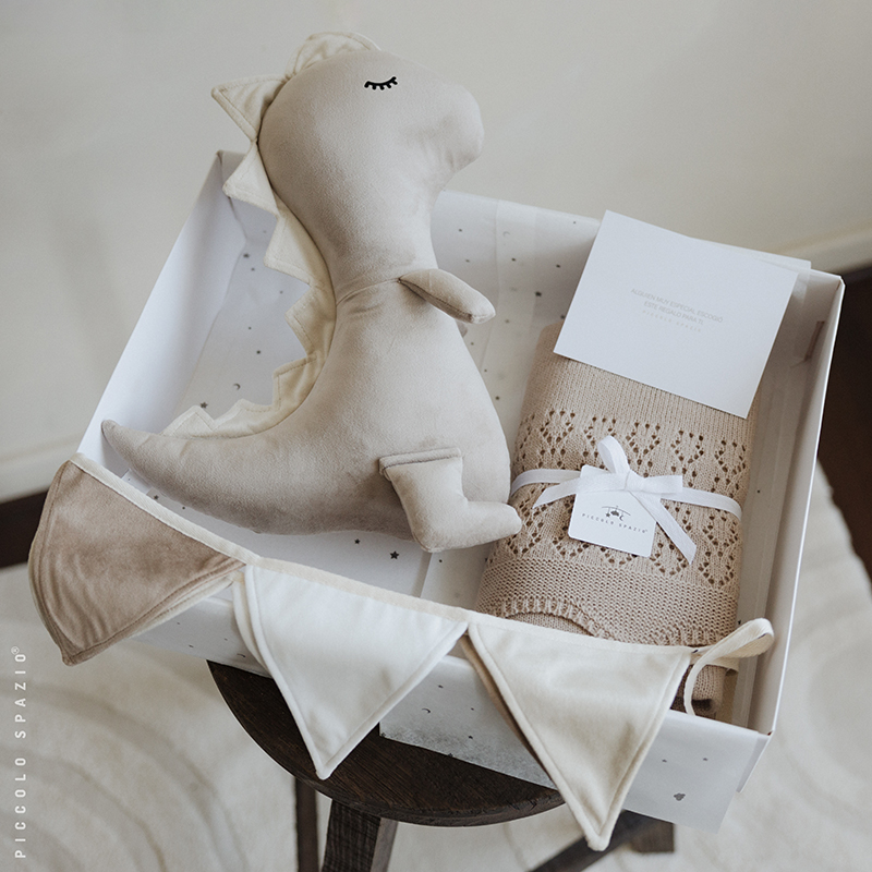 Gift Box para bebé con cojín de T.Rex y frazada personalizables-Piccolo Spazio